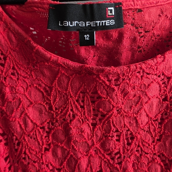 Laura Petites - Elegant Sleeveless Red Lace Dress - Size 12 - Picture 3 of 4